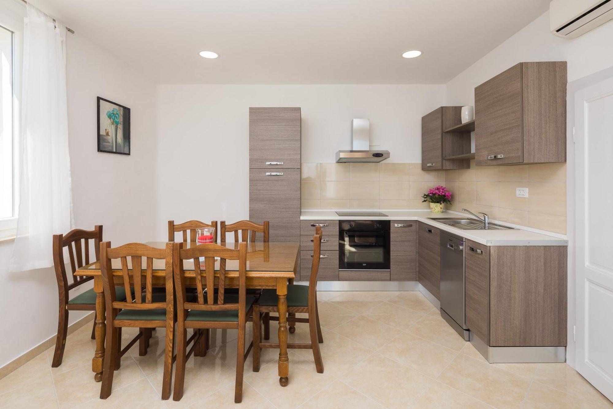 Sandy Beach Apartment Omiš Zewnętrze zdjęcie